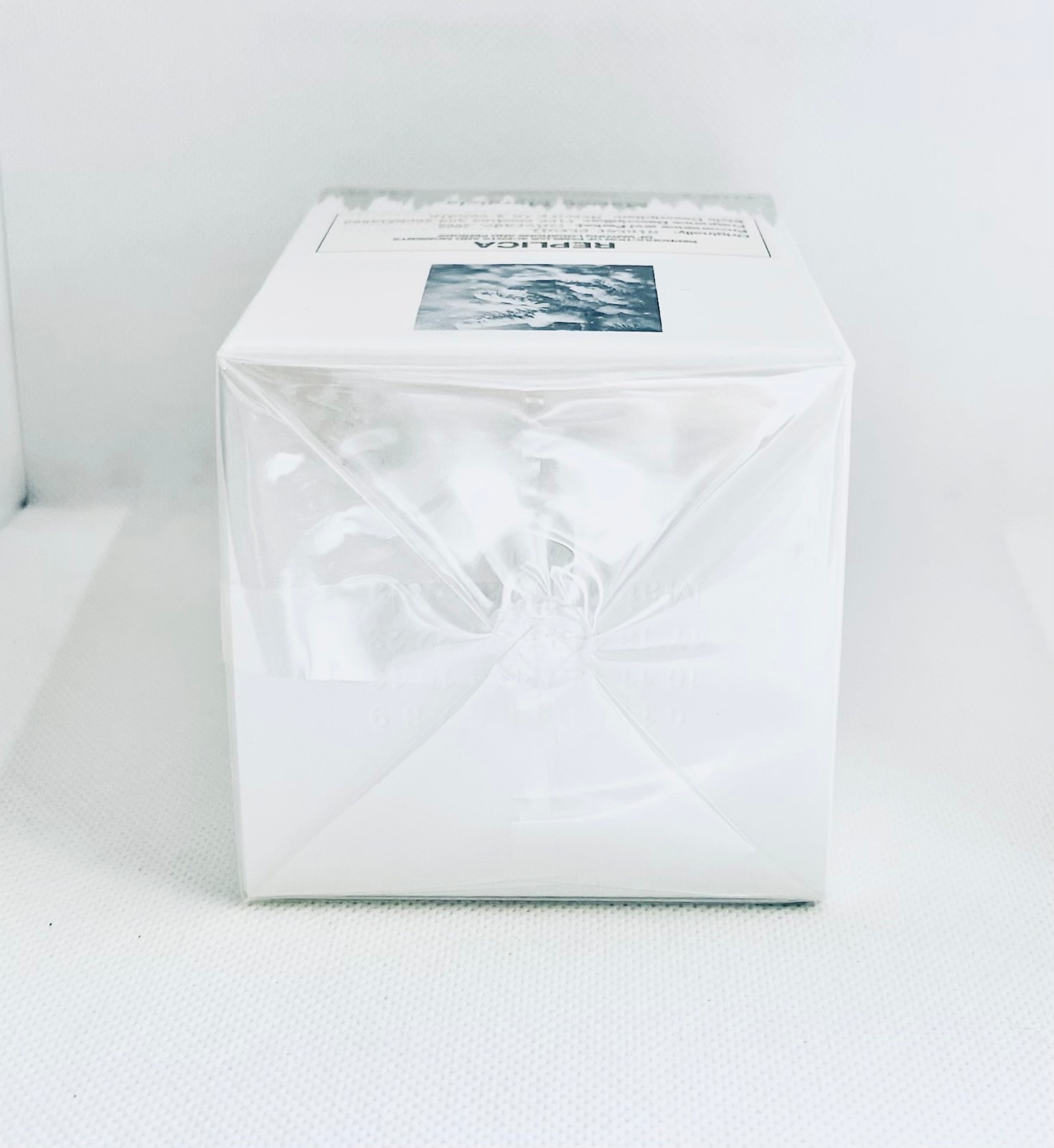 Maison Margiela – Replica WINTER STROLL Scented Candle – 5.82oz Limited Edition