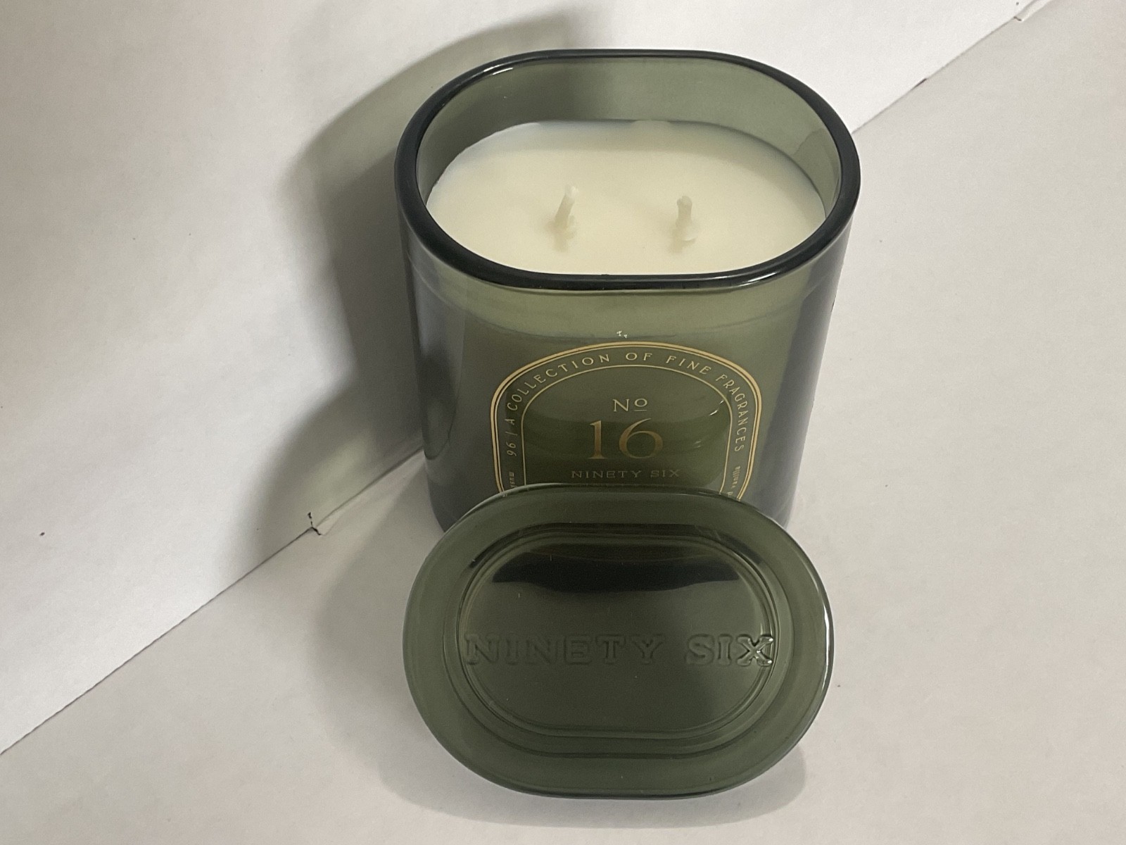 DW Home Ninety Six No 16, Fine Fragrance Scented 2 Wick 10.1oz Candle New