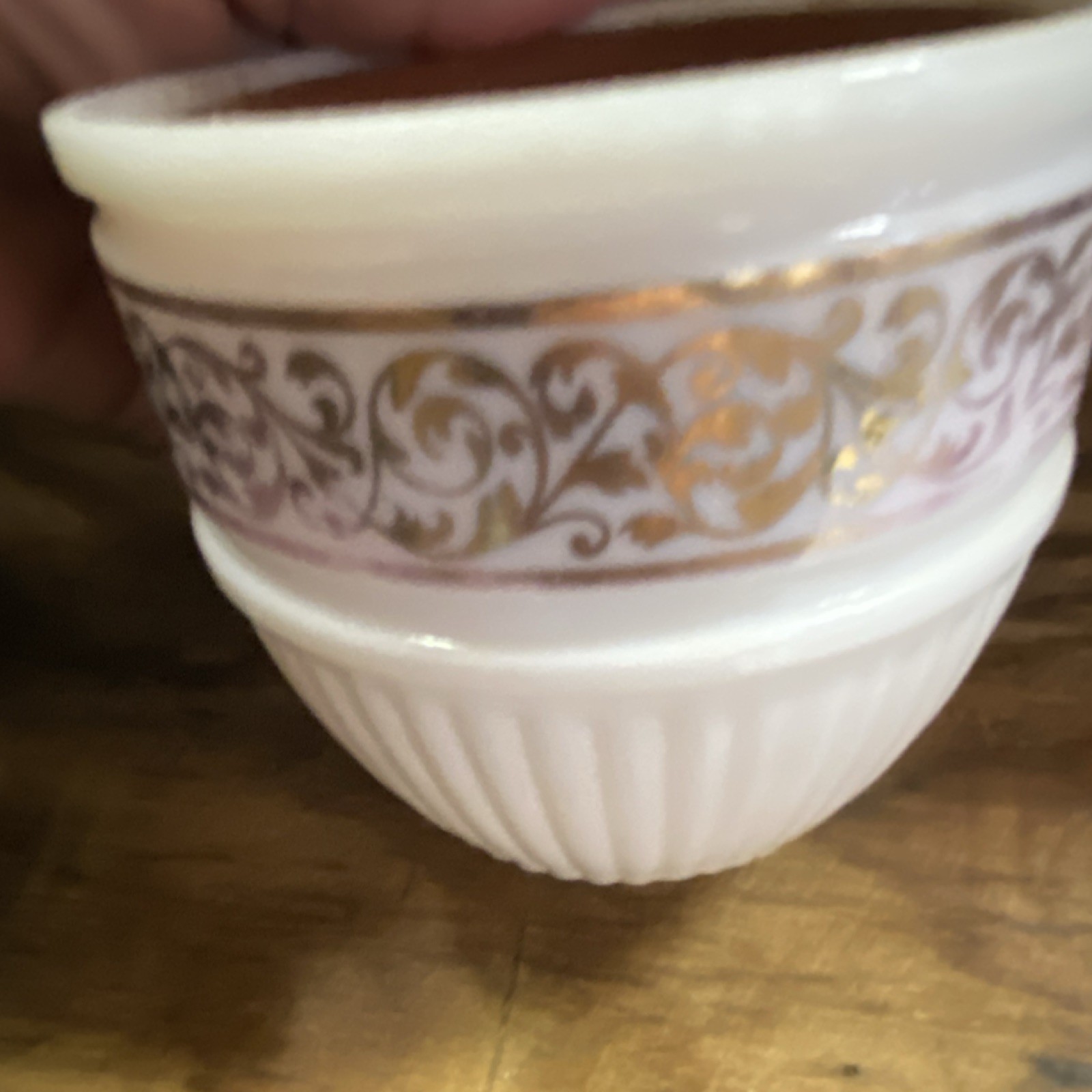 Decorative Vintage White Glass Round Container Candle for Living Room or Bedroom