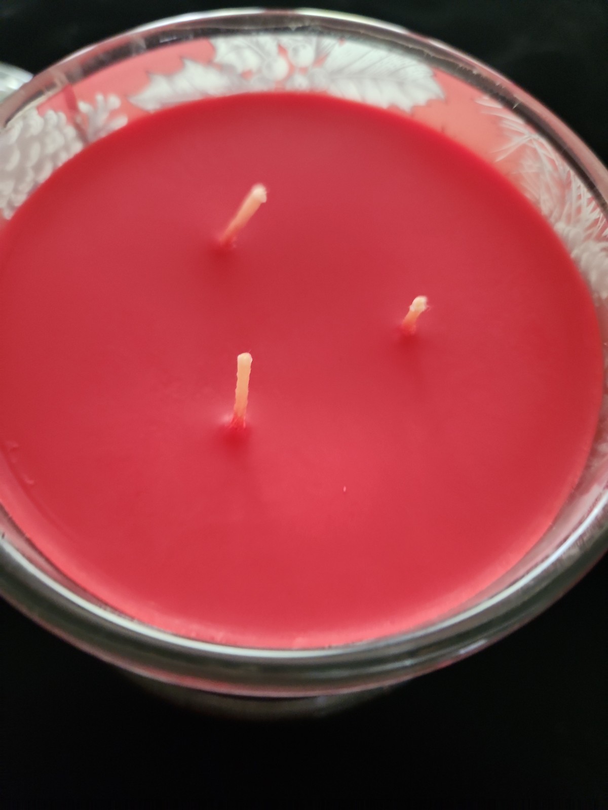Homeworx Frosted Holly 3 Wick Scented Candle