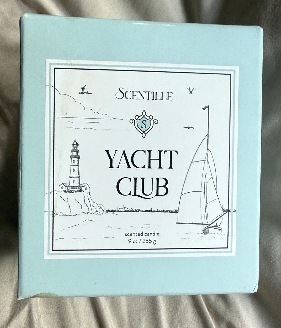 Scentille Yacht club Scented candle Floral Fresh 9 oz Vegan Cruelty Free New