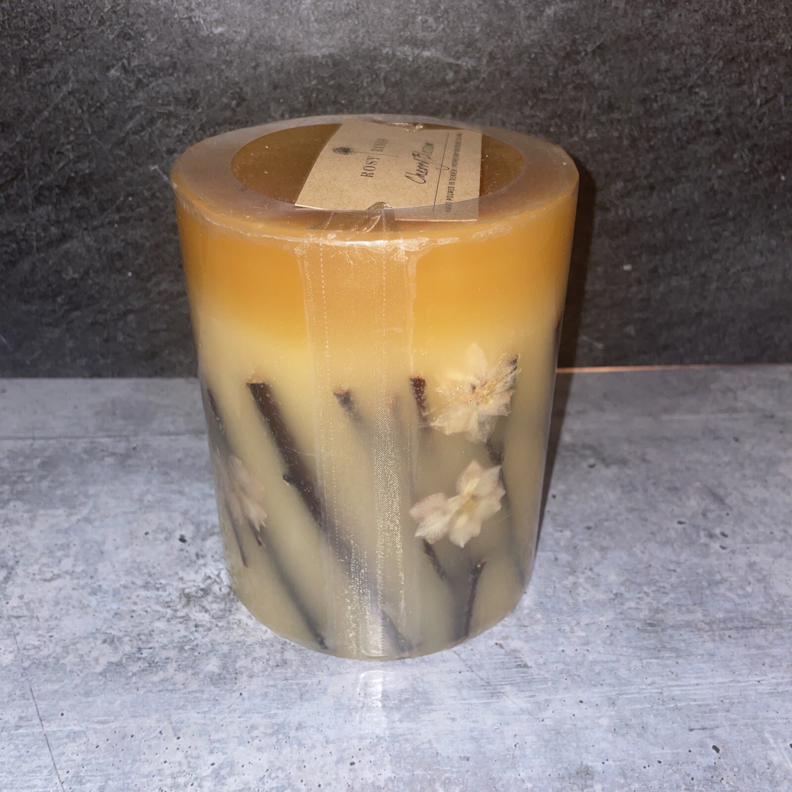 ROSY RINGS Cherry blossom BOTANICAL CANDLE 120h Discontinued Scent