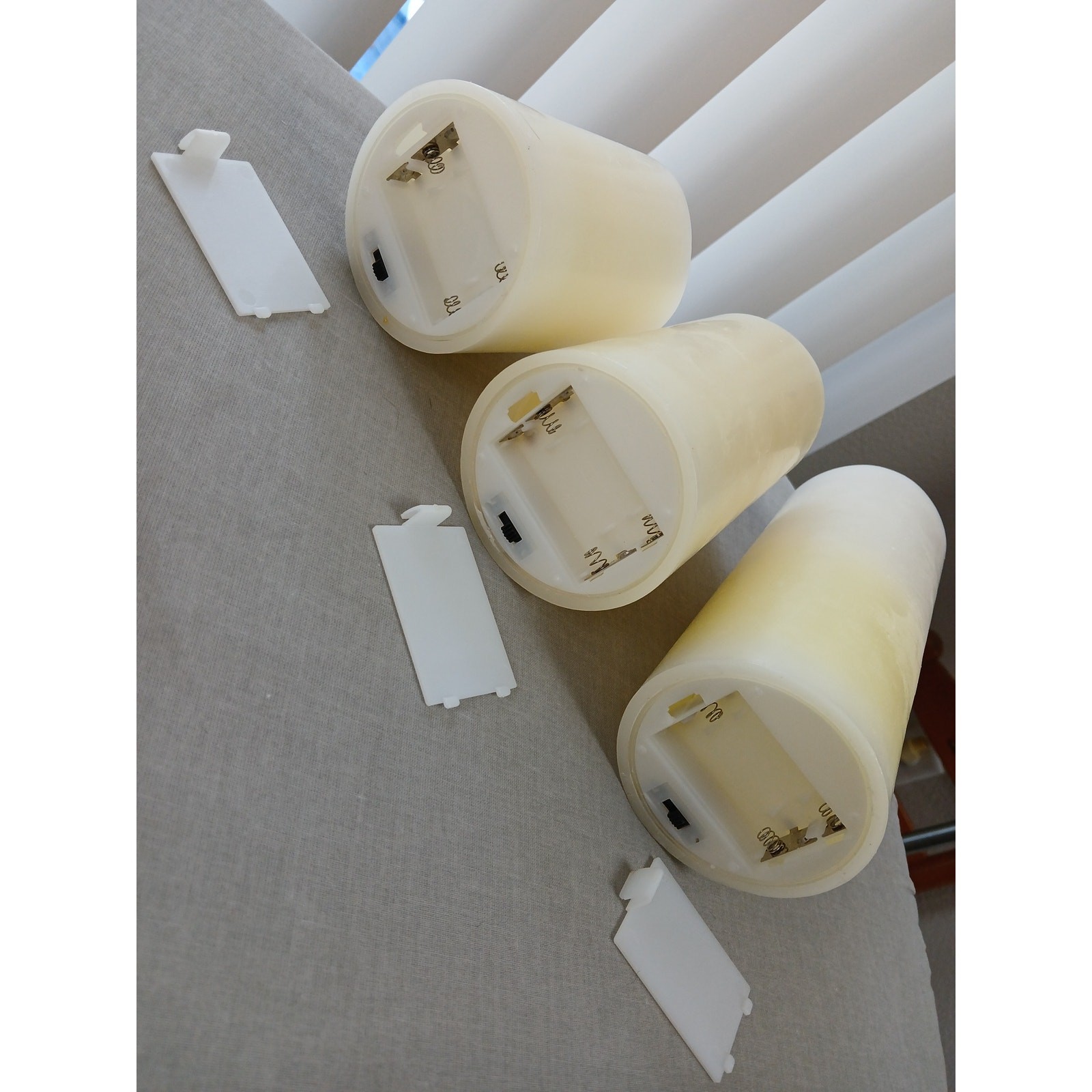 LED Flameless Candle Set of 3 vanilla missing remote AAA batteries NOT included