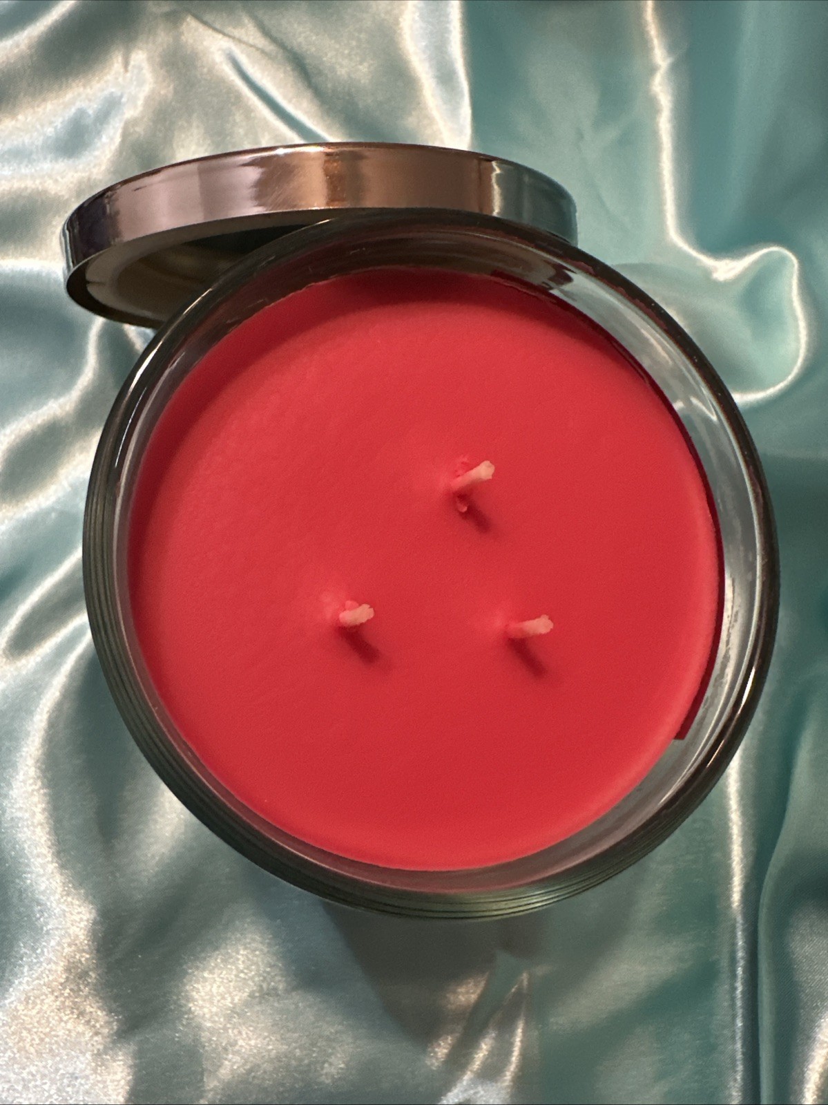 HOLIDAY MEMORIES 3 Wick Scented Candle By Sonoma 14oz. Berry, Spice & Pine