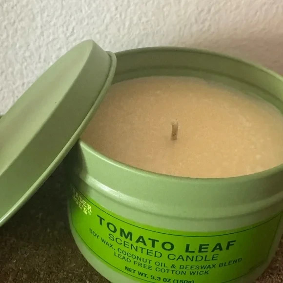 Trader Joe’s Tomato Leaf Scented Candle 5.3 oz Soy Wax Blend Spring NEW