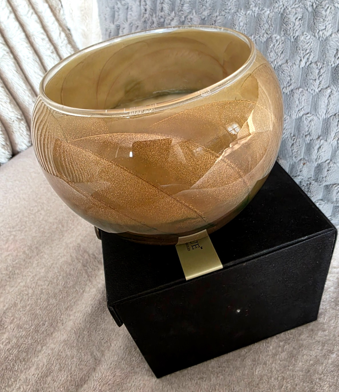 Northern Lights ESQUE Scented Candle in Shimmer Glass Globe 4″ In.