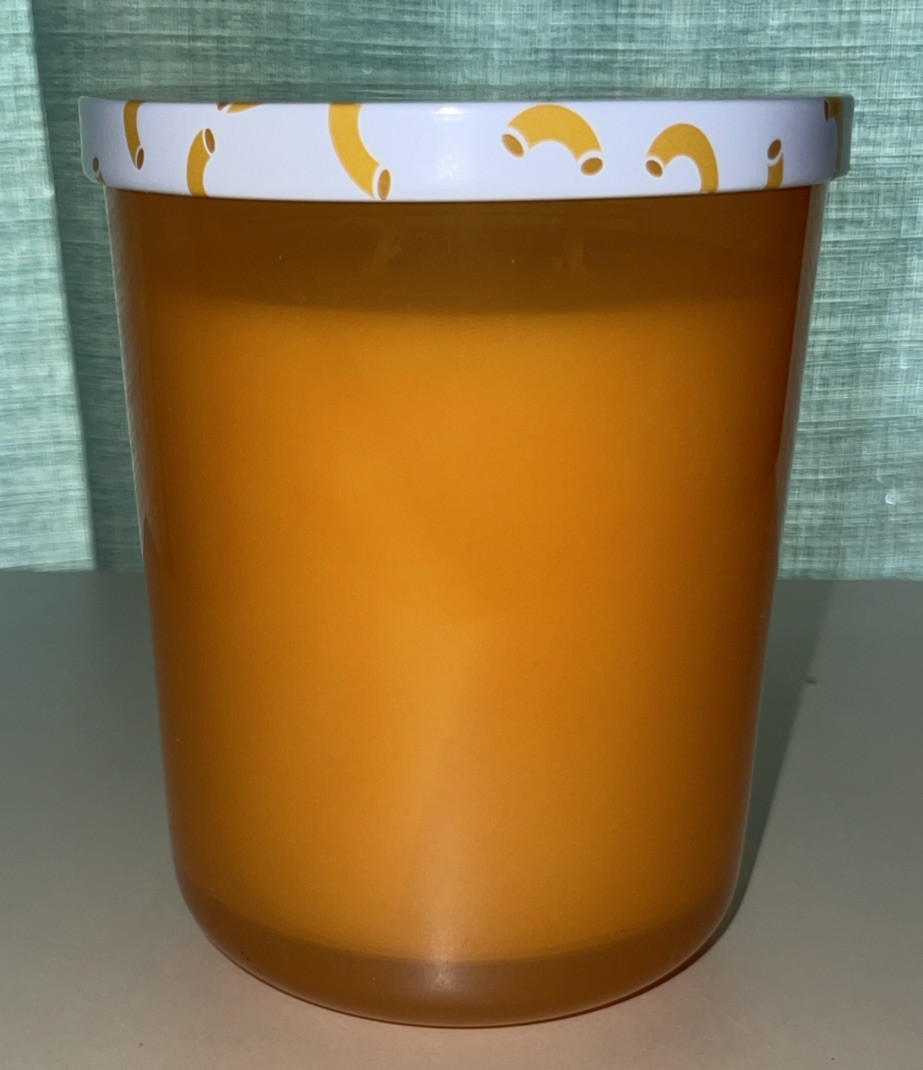 DW Home Mac & Cheese 2 Wick Hand Poured 15.3 OZ Richly Scented Candle Never Used