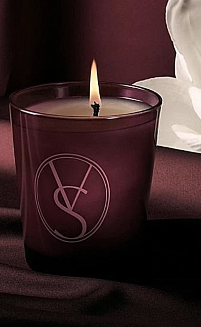Victoria’s Secret SPARKS BLOOM Scented Candle 8.4oz New /Sealed In Box- Limited
