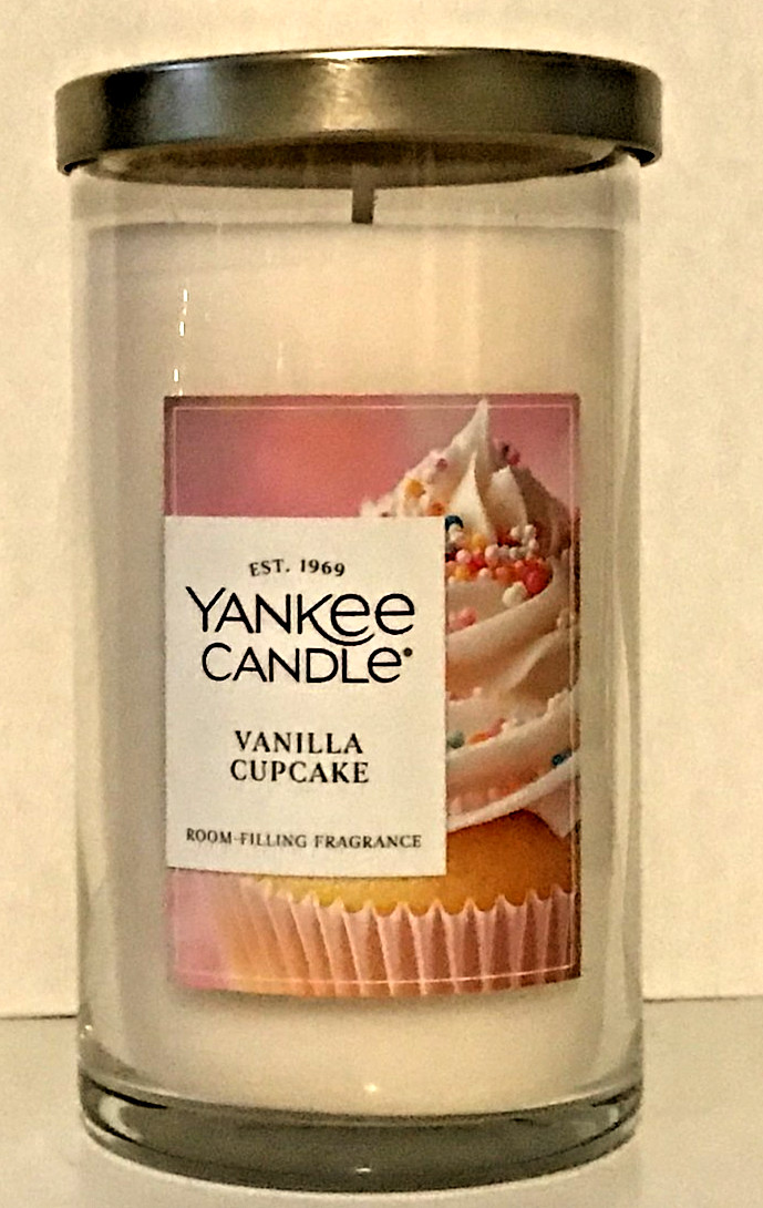 VANILLA CUPCAKE CANDLE MEDIUM PILLAR 14.25 OZ SINGLE WICK YANKEE CANDLE 70-115HR
