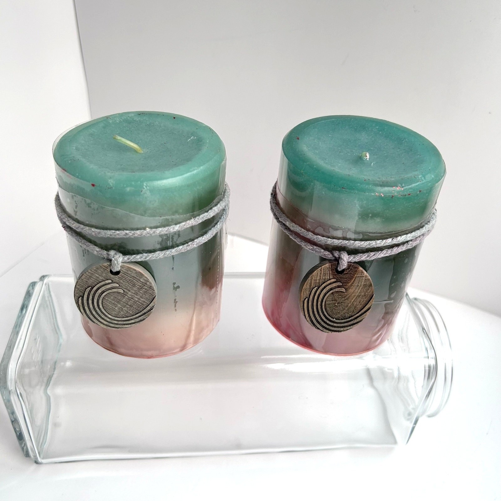 Pier 1 Sea Air Pillar Candles 4×3 Ombre Pair w Wave Charm Discontinued