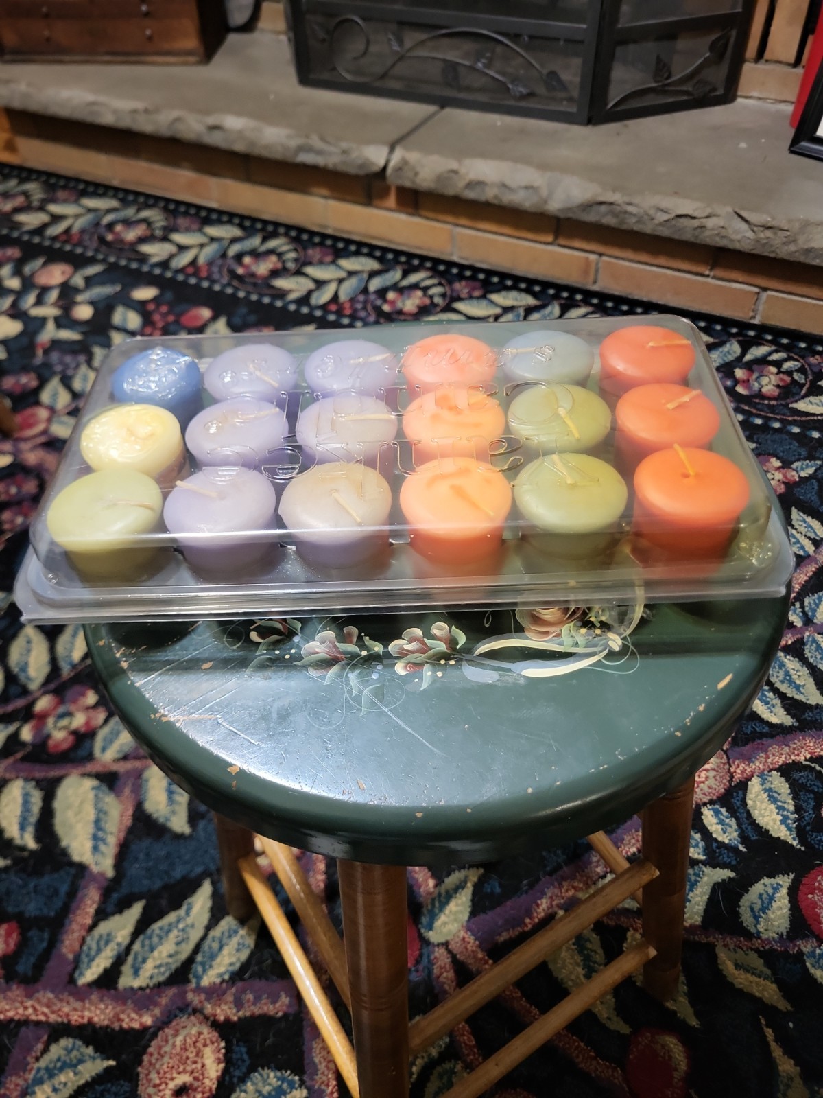 Lot of 18 Rare Assorted Yankee Candle Sampler 1.75oz Discontinued w/ Case