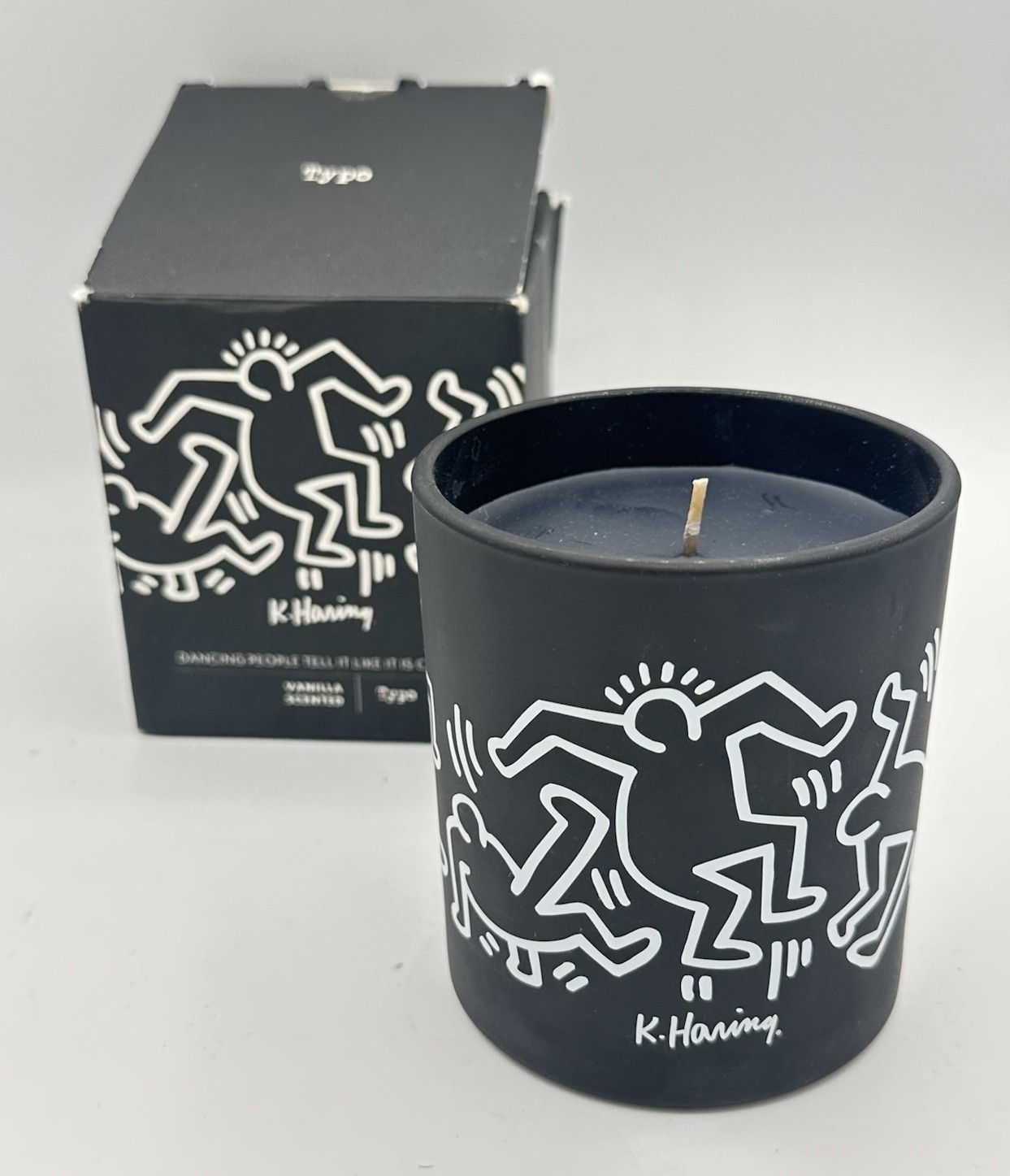 Keith Haring Black White Drawing Vanilla Candle Wax fill 220g Burn time: 40Hrs