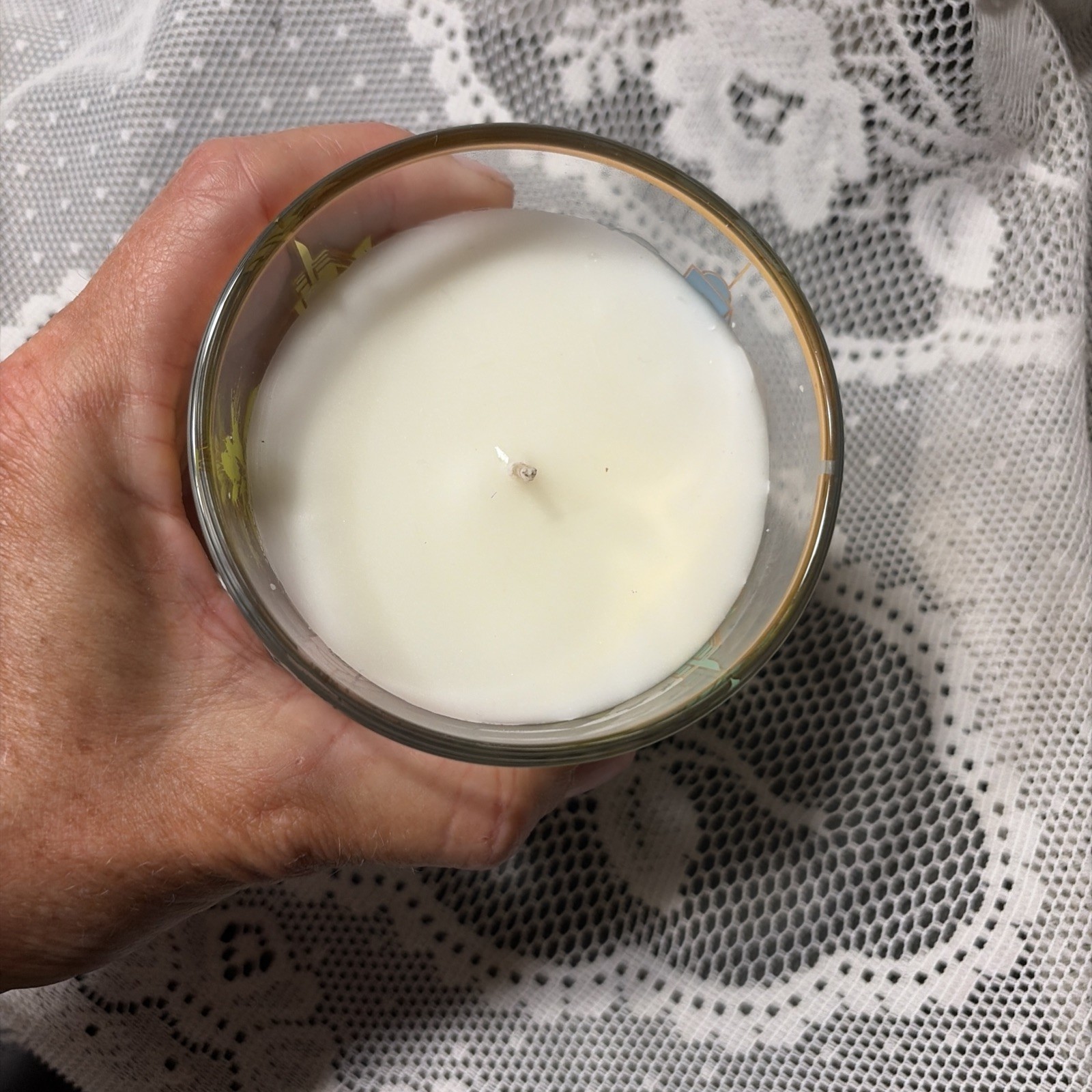 Baobab Bougie Perfume Candle Art Deco Building Miami 6.7ounce Smells Amazing