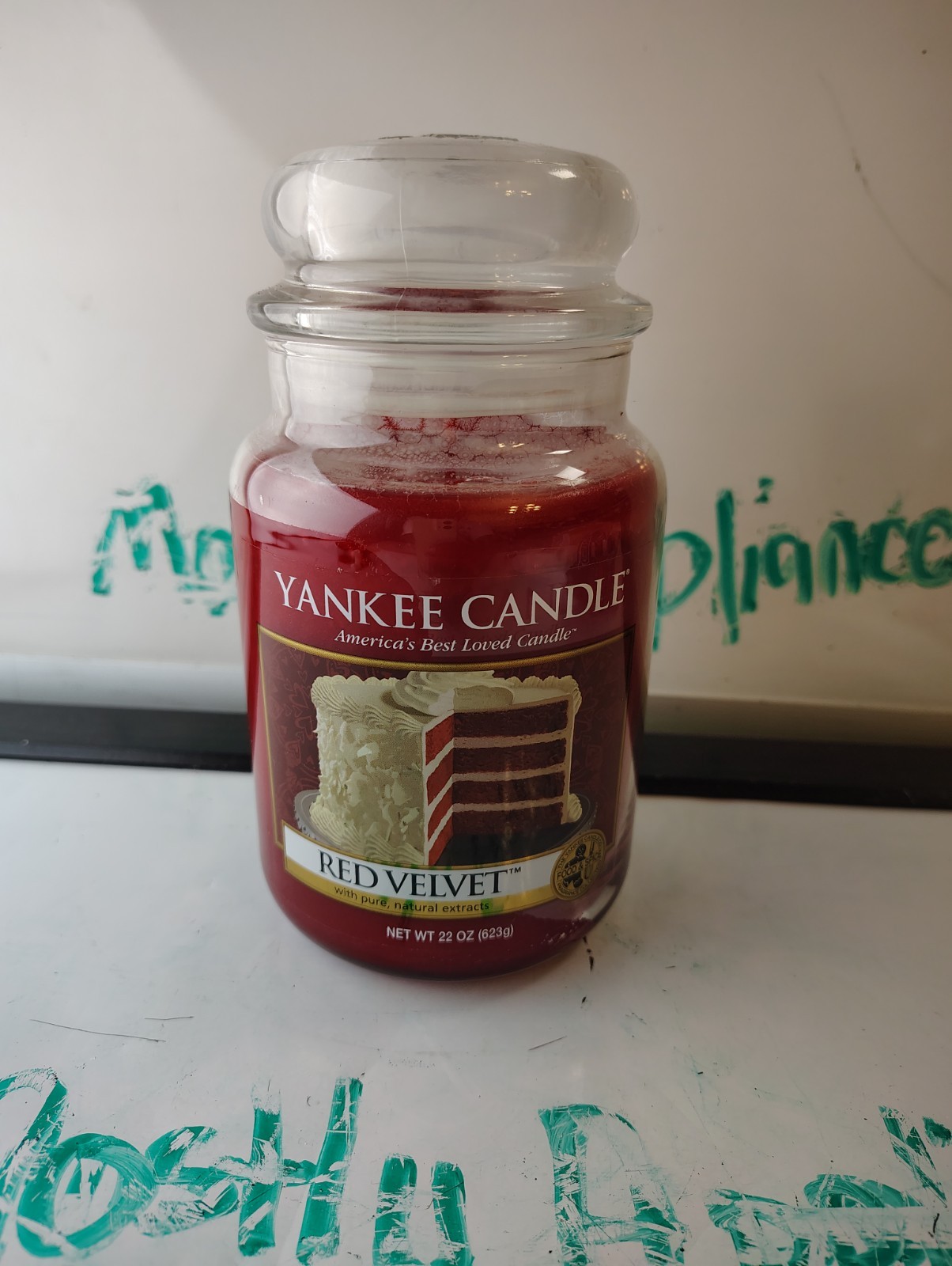 Yankee Candle Red Velvet Large Jar – Classic Label – NEW 22 Oz
