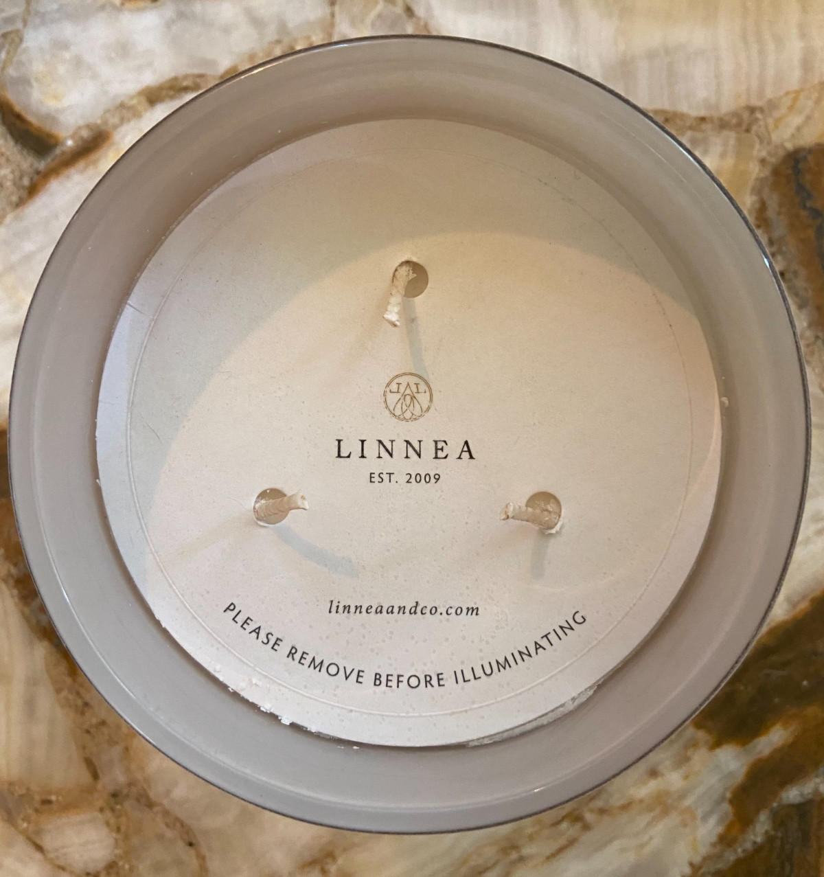 LINNEA~Wood House~Scented Grande 3-Wick Candle~24 oz/680 g~NEW- No Box