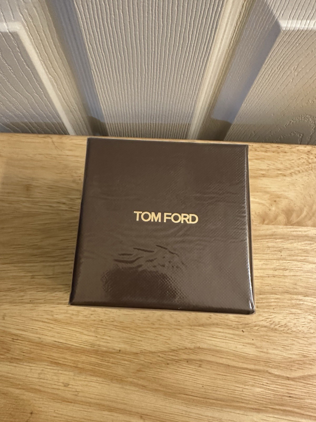 NIB Tom Ford Ebene Fume Candle Bougie Height 2.25″ – Factory Sealed