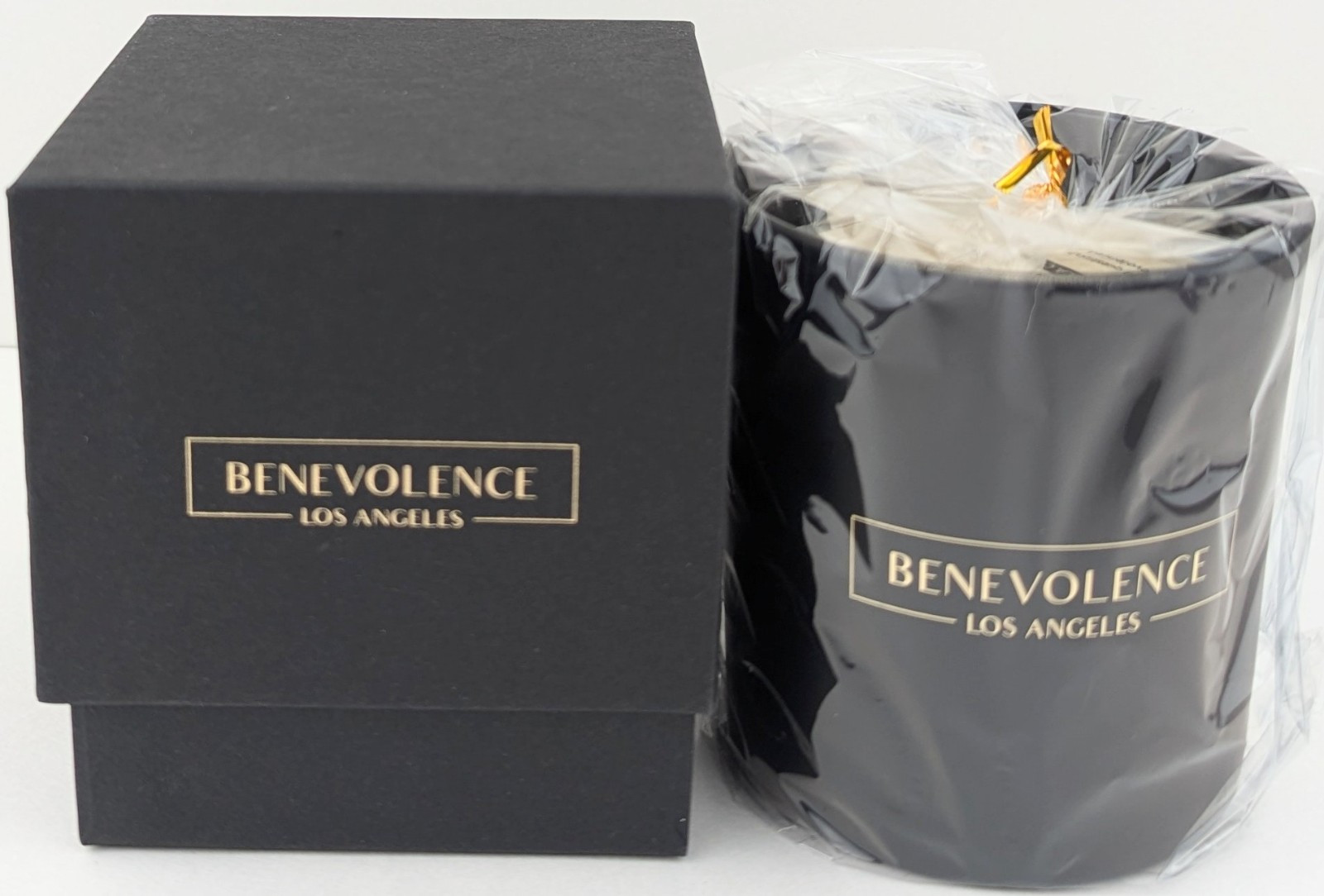 Benevolence Los Angeles Candle Rose & Sandalwood 220g/7.75oz. New In Box
