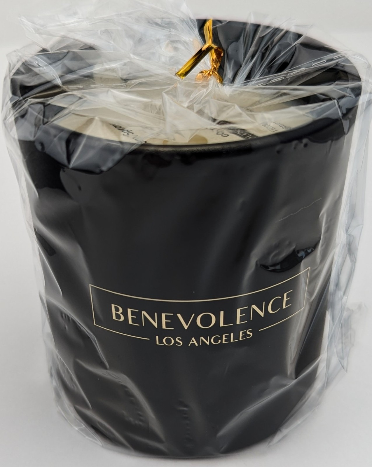 Benevolence Los Angeles Candle Rose & Sandalwood 220g/7.75oz. New In Box