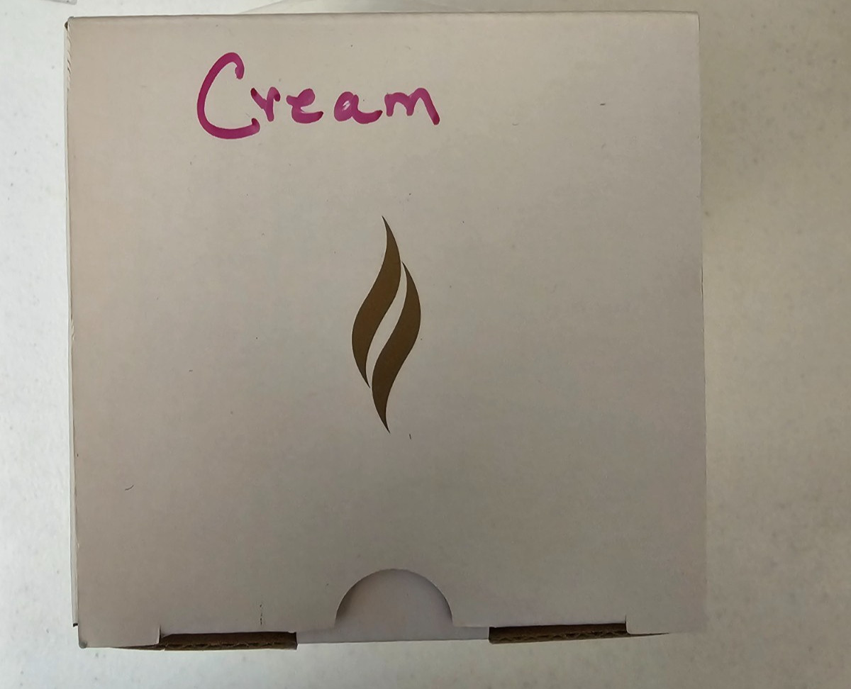 Cream Colored Luminara 3″ X 7″ Pillar Flameless Candle In Original Box