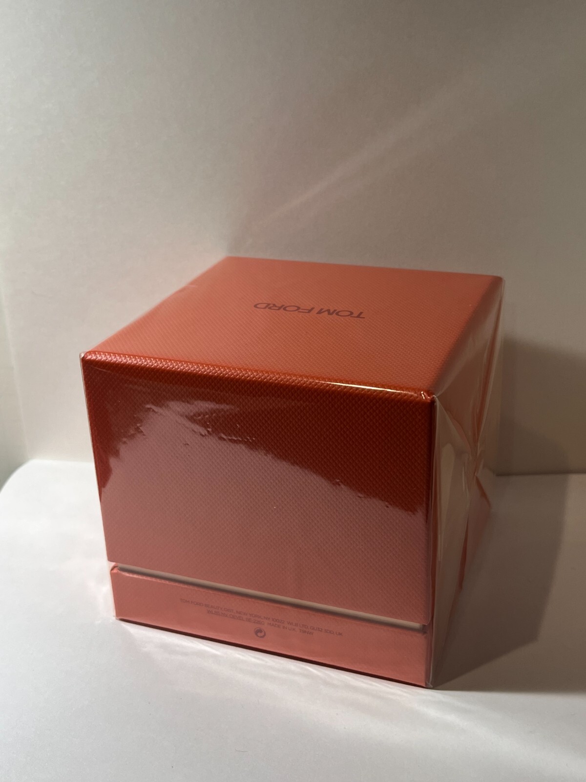 Tom Ford Bitter Peach Candle – 2.25in./5.7cm. – Brand New in Box Sealed!