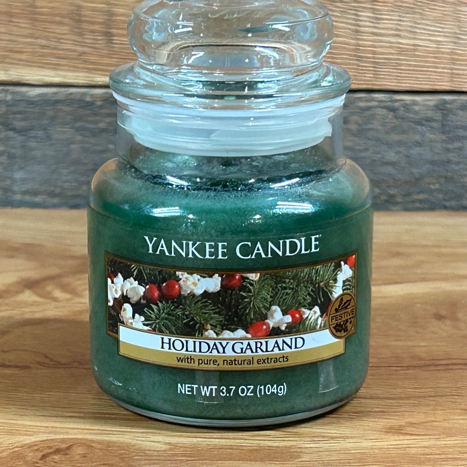 Yankee Candle Holiday Garland Small 3.7 ounce Glass Jar New Retired