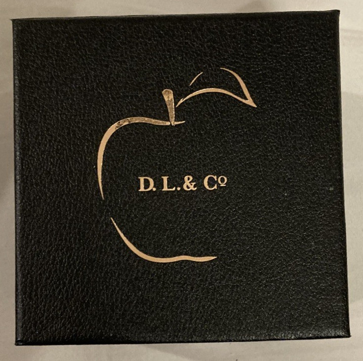 D.L. & Co. Med. ROSE GOLD Thorn Apple Rare Botanic Candle 20 Hours Illumination