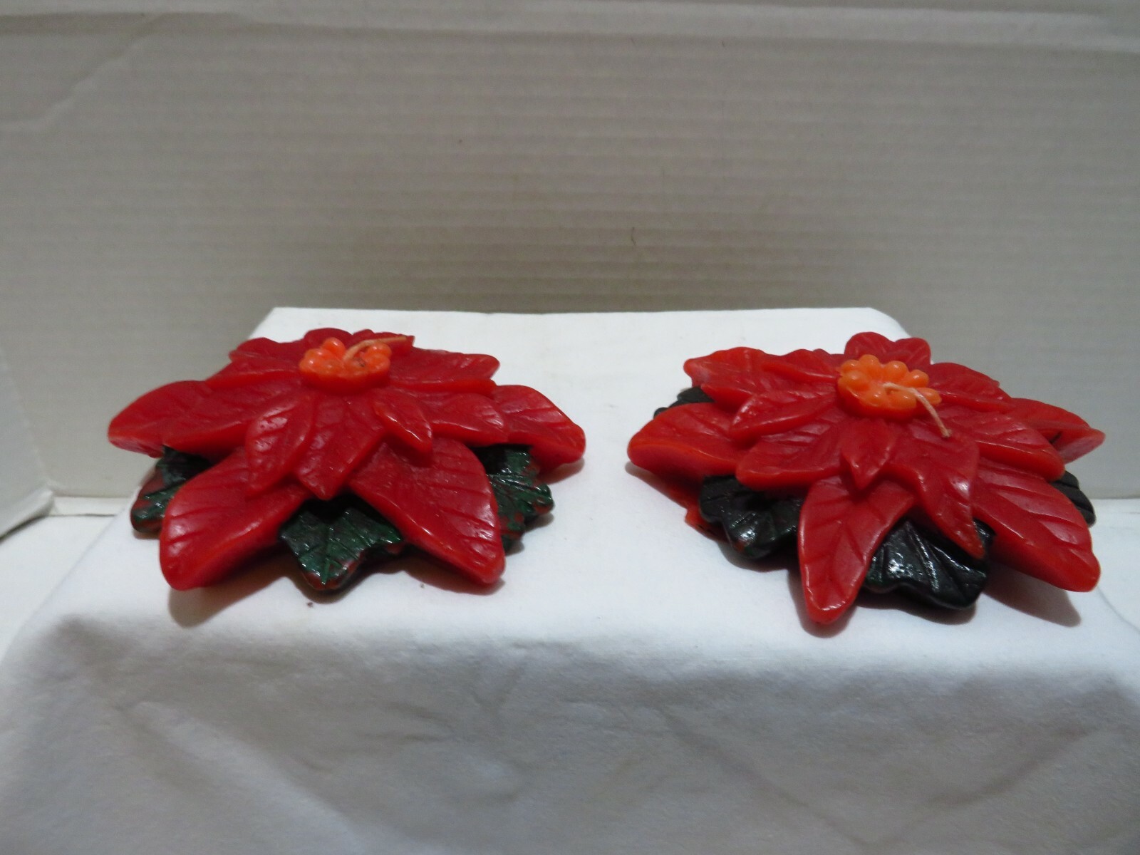 VTG SET OF 2 POINSETTIA CANDLES MADE FOR LILLIAN VERNON BY RAINBOW CANDLE HK
