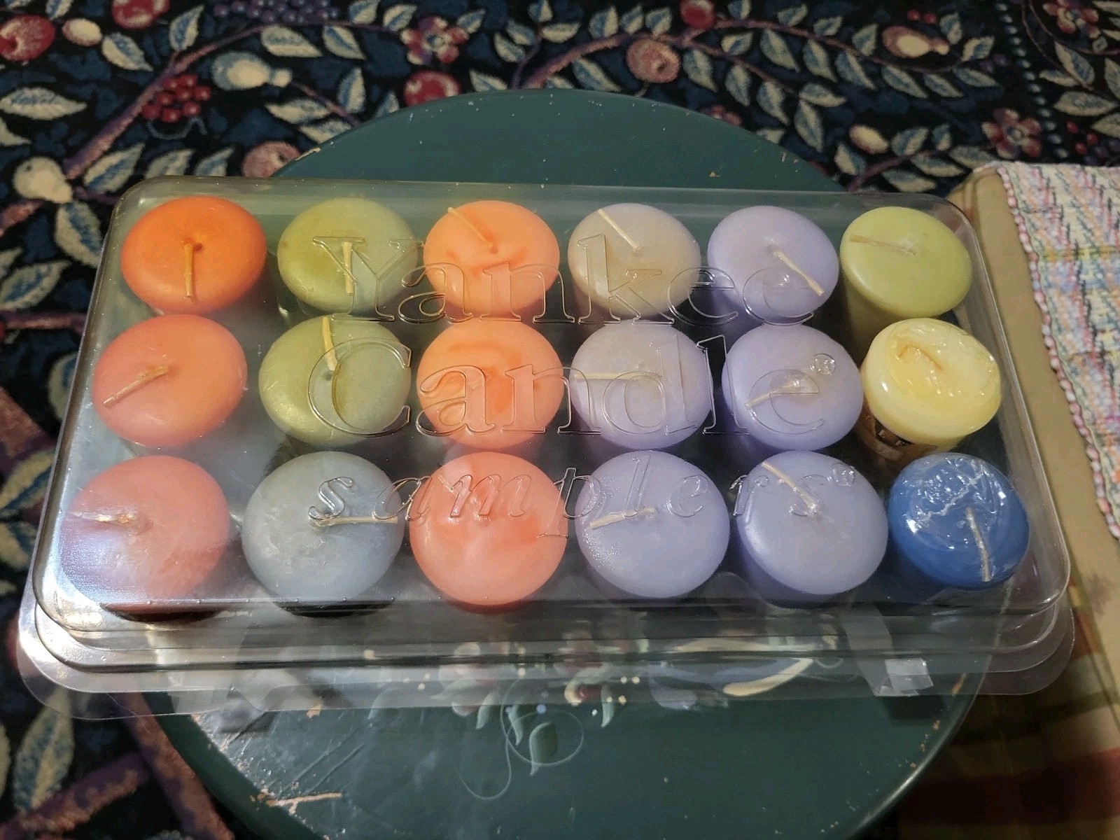 Lot of 18 Rare Assorted Yankee Candle Sampler 1.75oz Discontinued w/ Case
