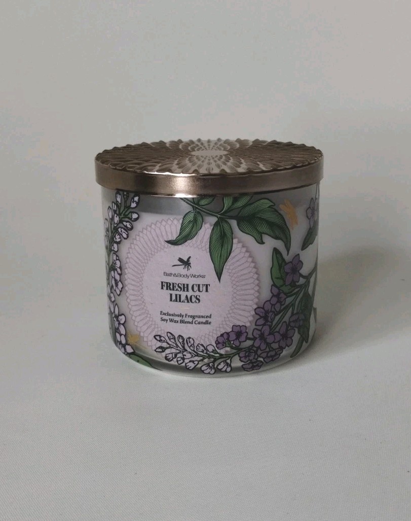 Bath & Body Works FRESH CUT LILACS 🪻 3 Wick SCENTED Candle 25-45 Hrs DELICIOUS
