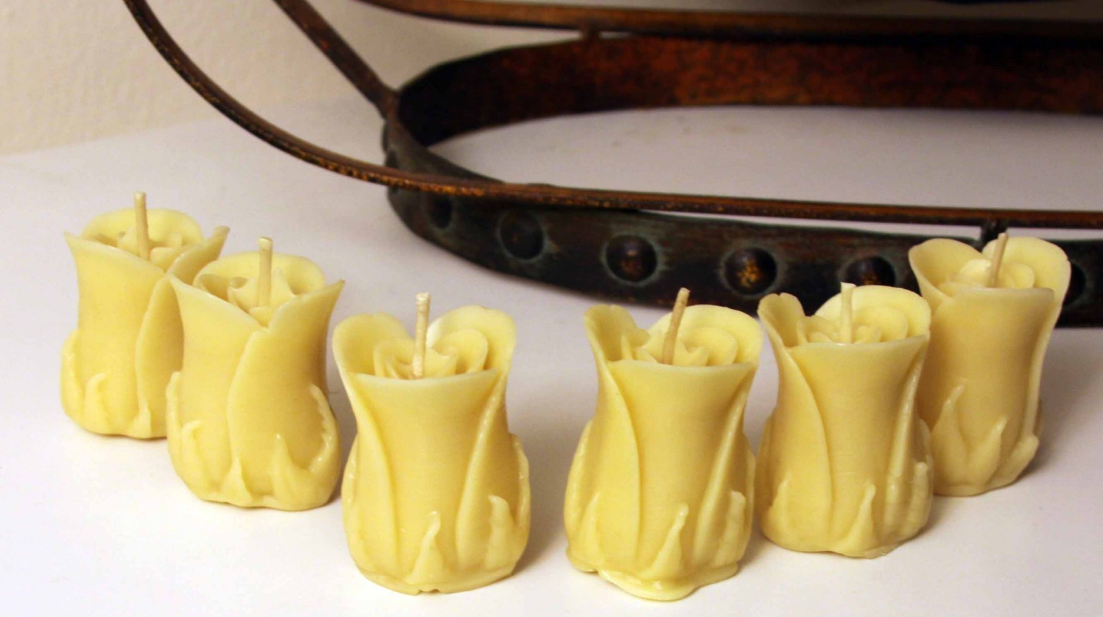 Handmade 100% Pure Beeswax Rose Shape Candles 100% Cotton Wick US made