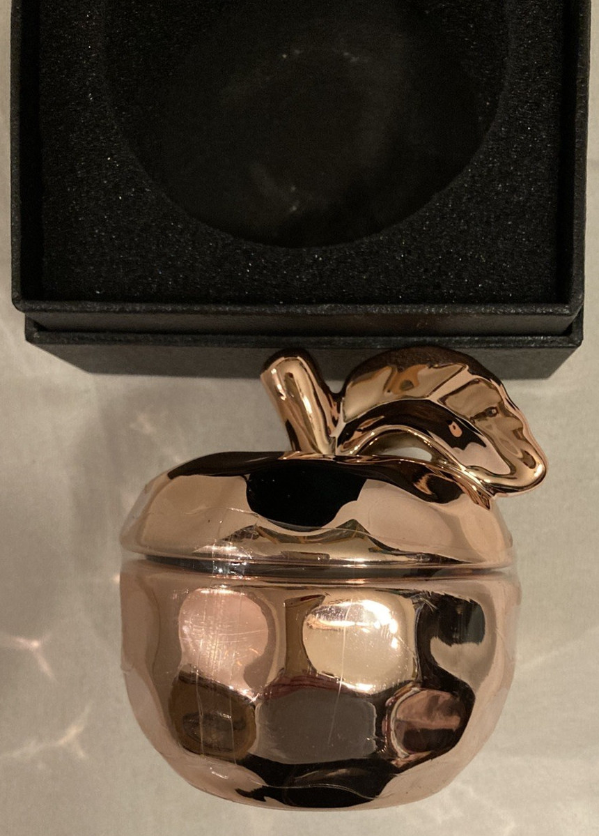 D.L. & Co. Med. ROSE GOLD Thorn Apple Rare Botanic Candle 20 Hours Illumination