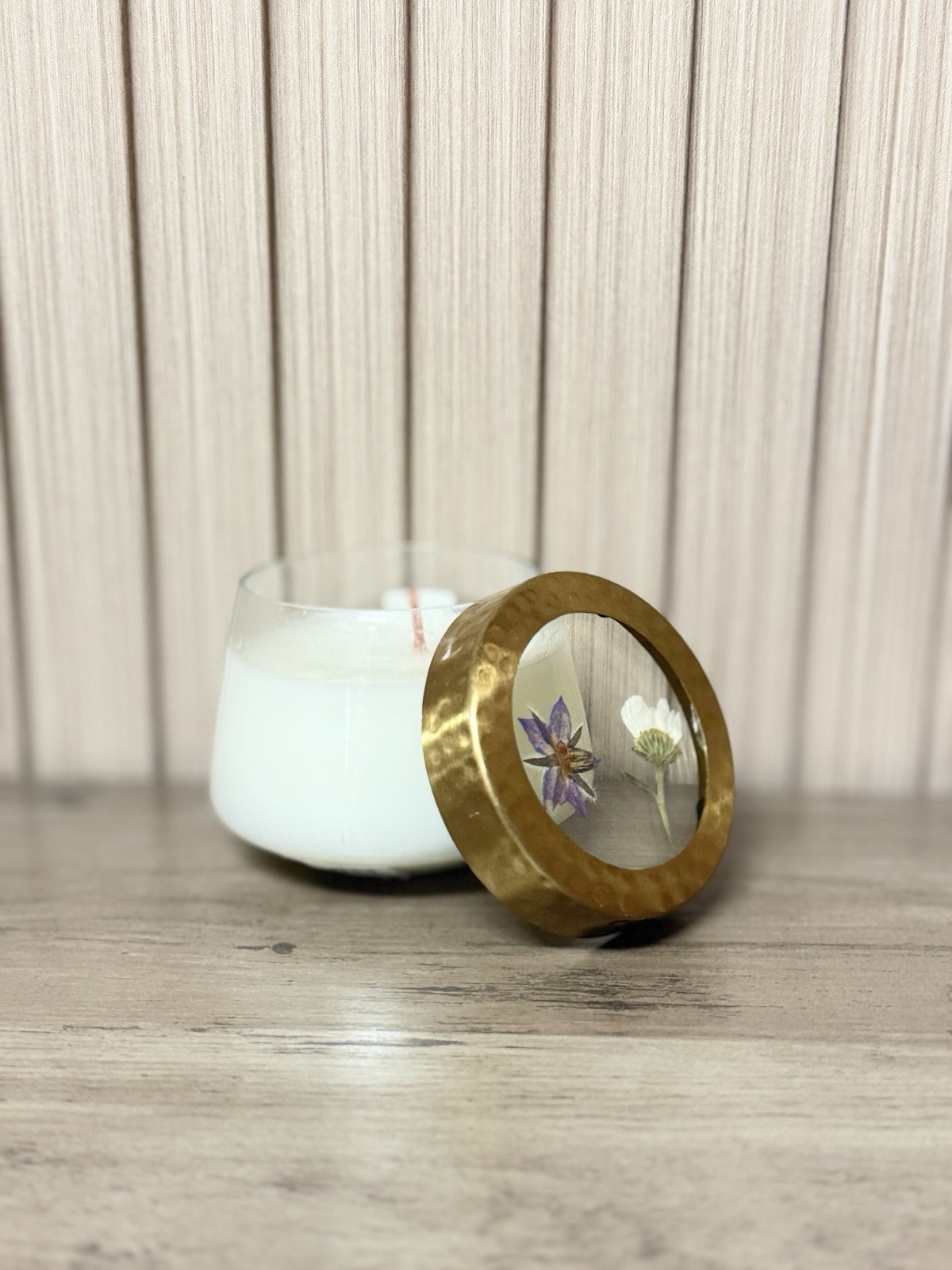 Anthropologie Rosy Rings Scented Floral Press Candle Pallo Santo Rosewood 4.5oz