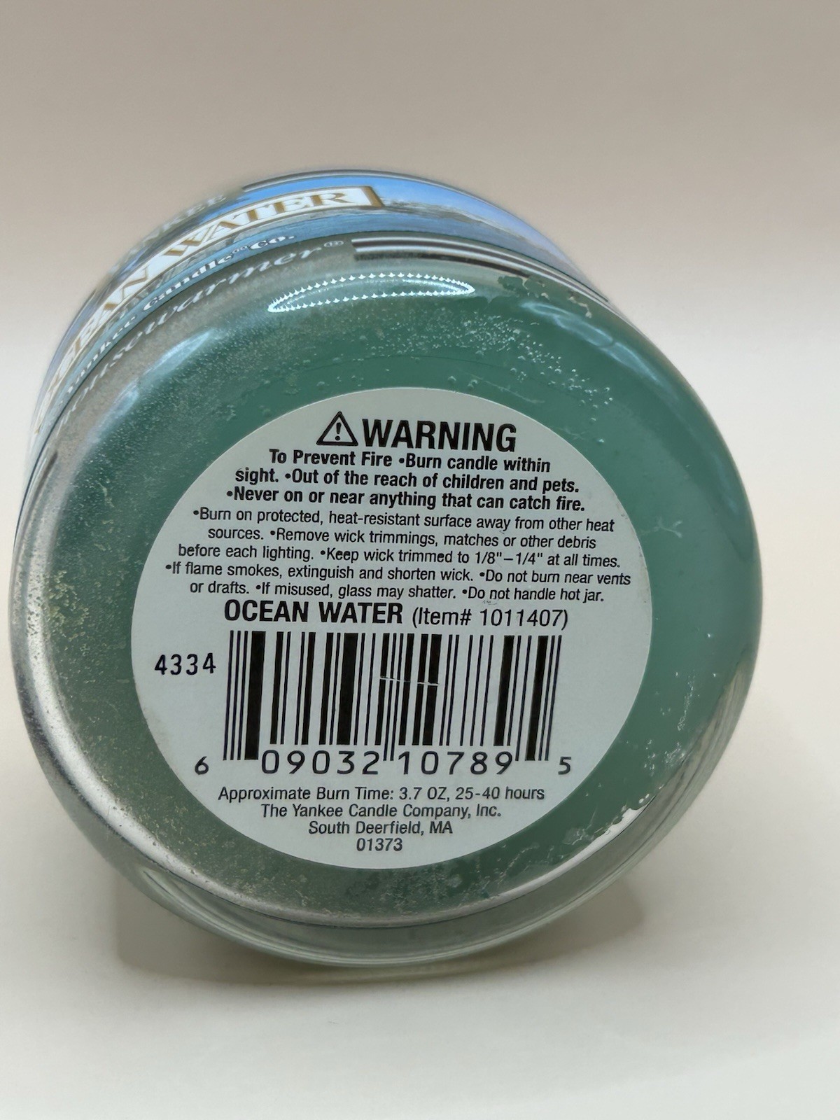 Small Yankee Candle Ocean Water Housewarmer 3.7 oz Black Band Discontinued NEW