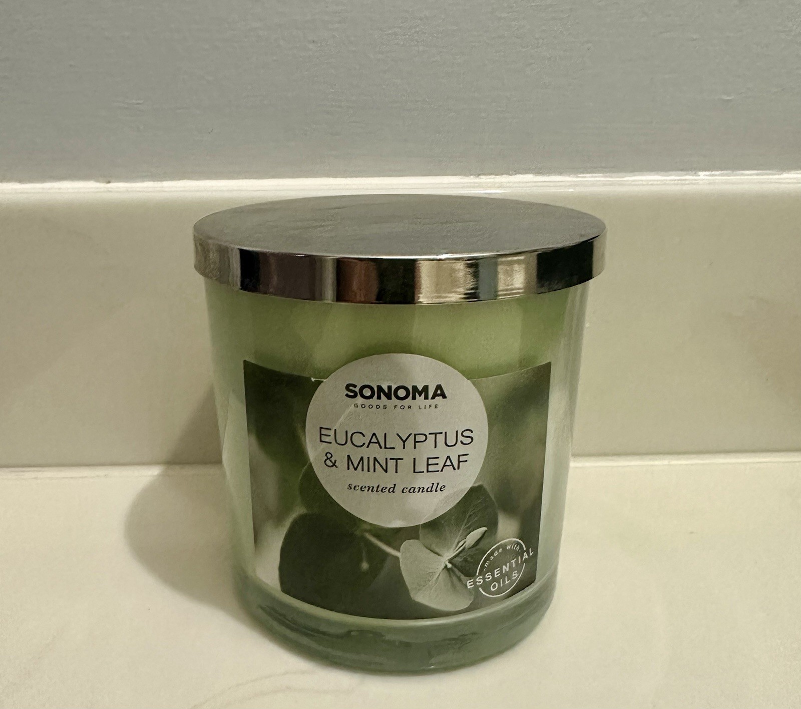 Sonoma 14 oz. Eucalyptus & Mint Leaf Candle Decór 3-Wick Lidded Jar Candle