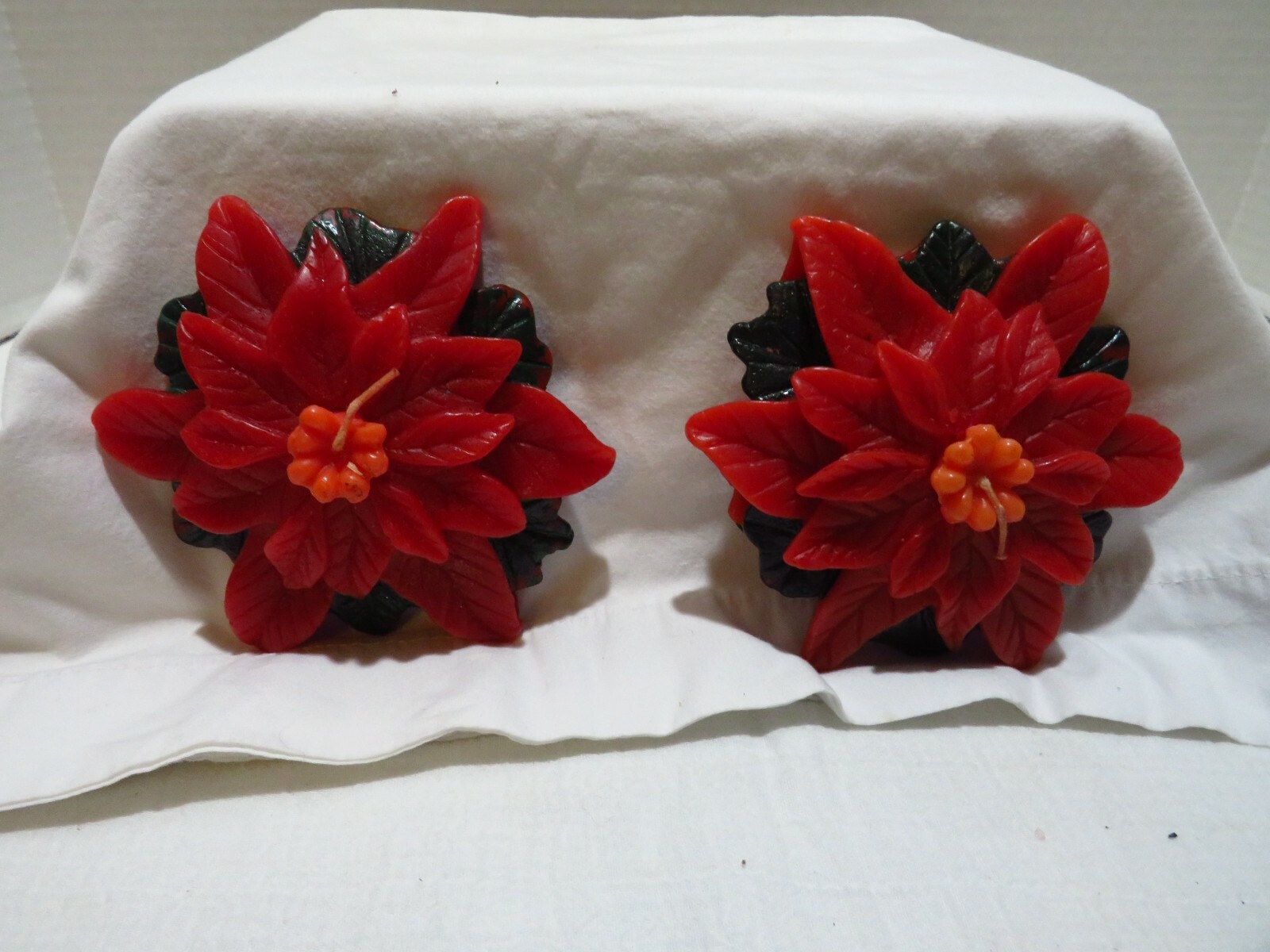 VTG SET OF 2 POINSETTIA CANDLES MADE FOR LILLIAN VERNON BY RAINBOW CANDLE HK