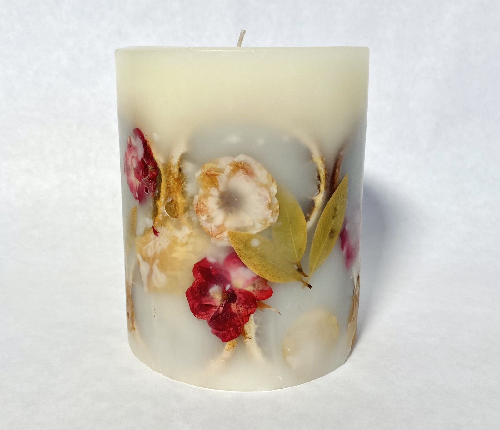 ROSY RINGS PEONY & POMELO LUXURY BOTANICAL CANDLE 5.5″ TALL 120 HRS