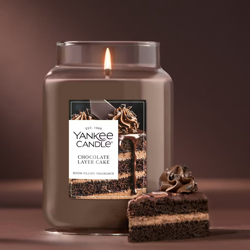 Yankee candle 22.oz Chocolate Layer Cake Large Jar Candle