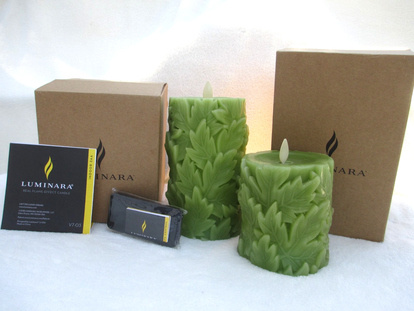 Set of 2 LUMINARA Green LEAF EMBOSSED WAX Fall Candles 4 in / 6 in *Open Box*