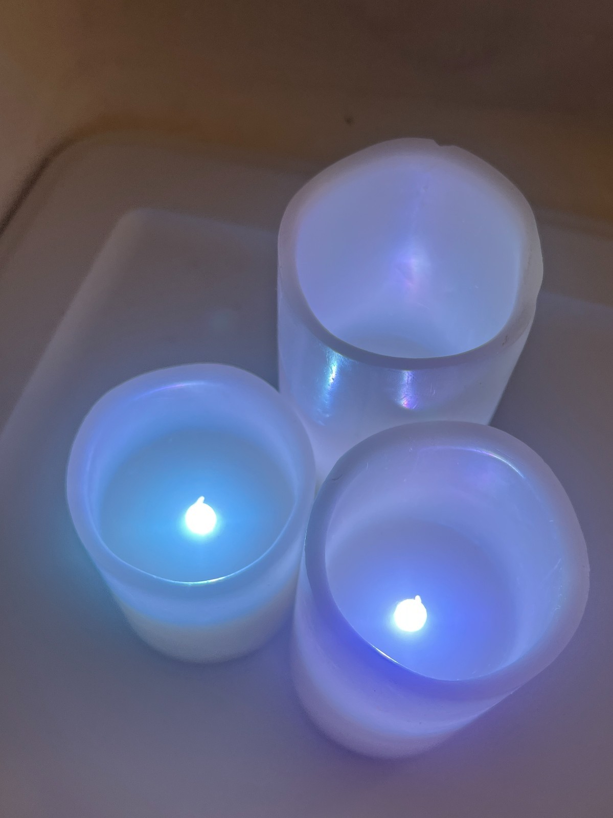 Set of 3 Matchless Lightweight Indoor Moving Flame LED Candles Free Batteries