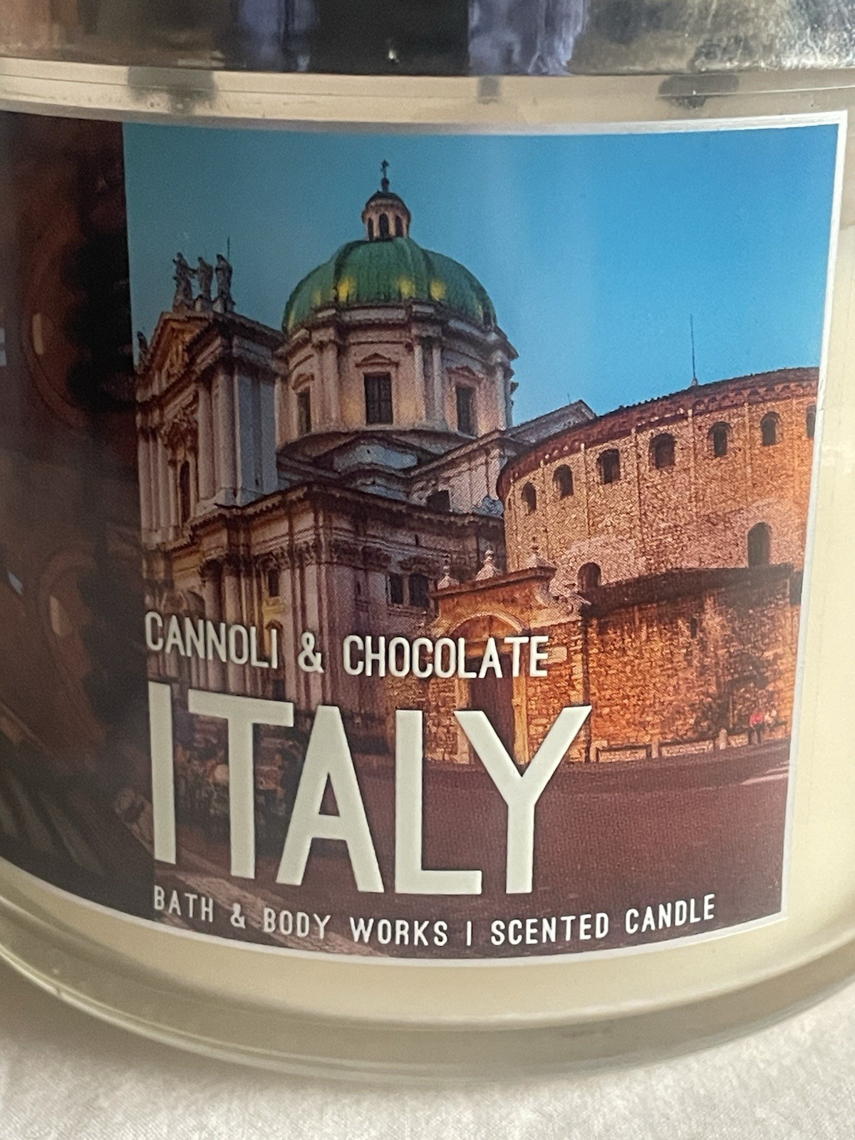 Bath & Body Works 3-Wick Scented Candle ITALY CANNOLI & CHOCOLATE 25-45hrs