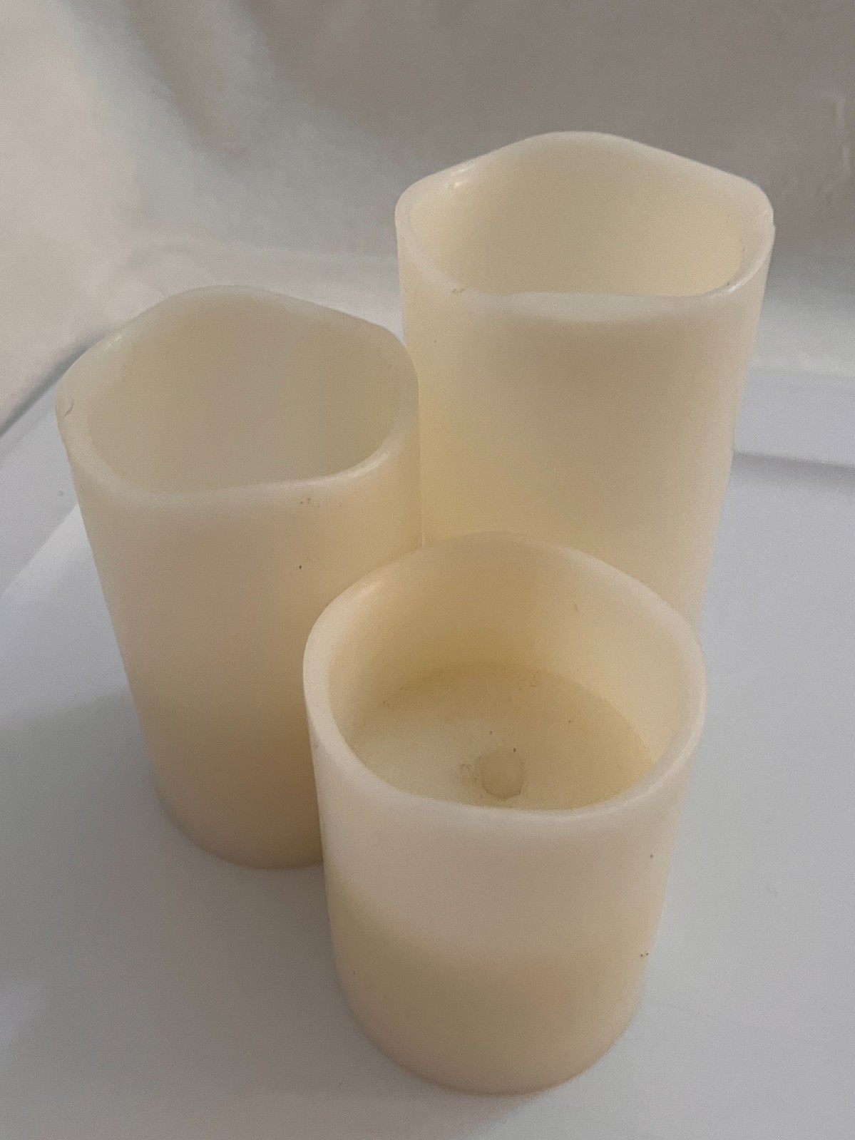 Set of 3 Matchless Lightweight Indoor Moving Flame LED Candles Free Batteries