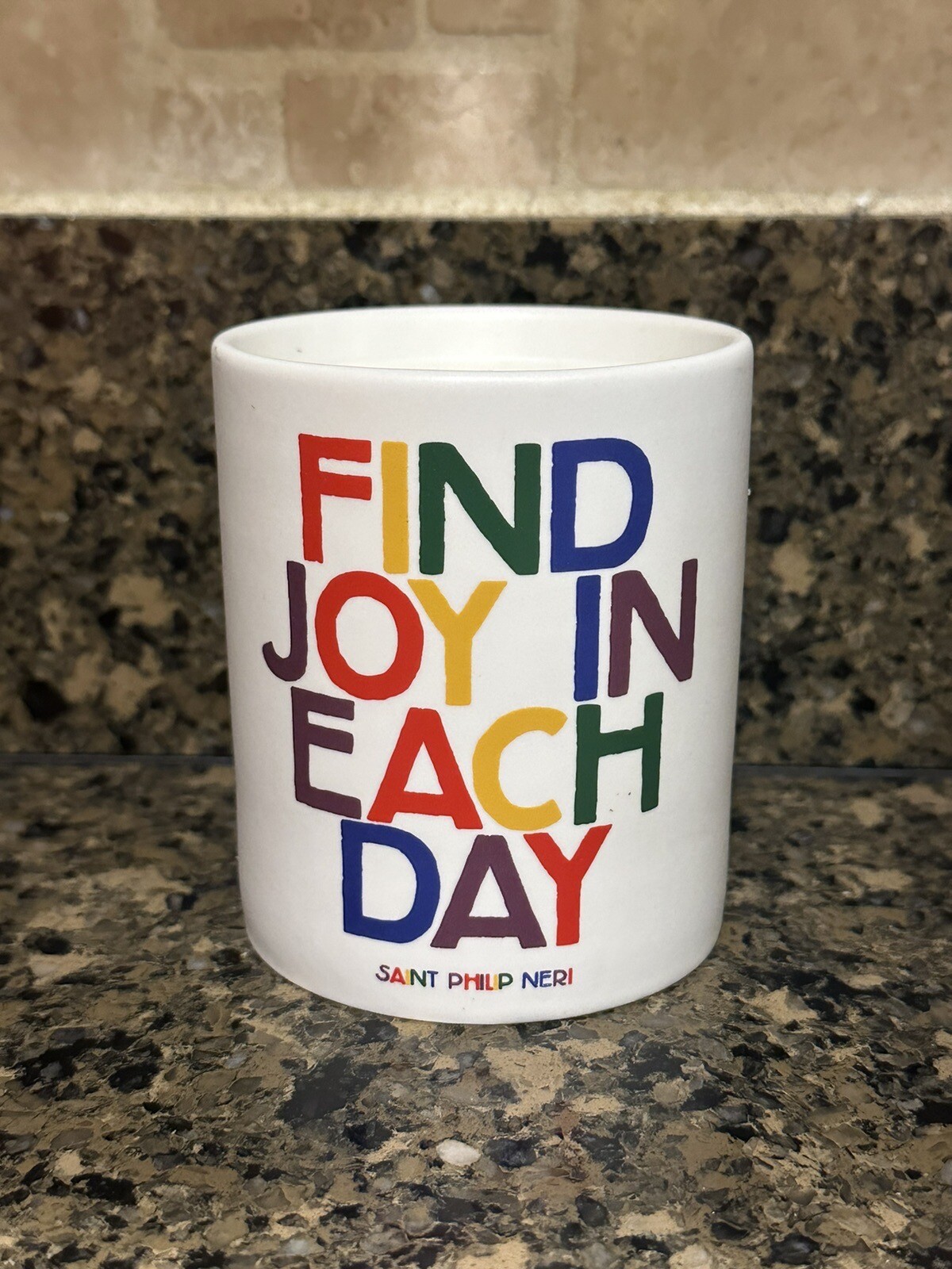 🌈 Quotable FIND JOY IN EACH DAY Quote Candle RAINBOW PRIDE 🌈