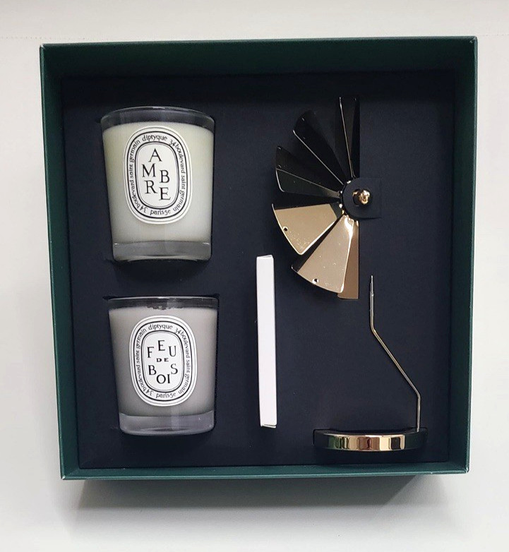 Diptyque Set of 2 Scented Candles with Carousel Feu de Bois & Ambre Limited Edit