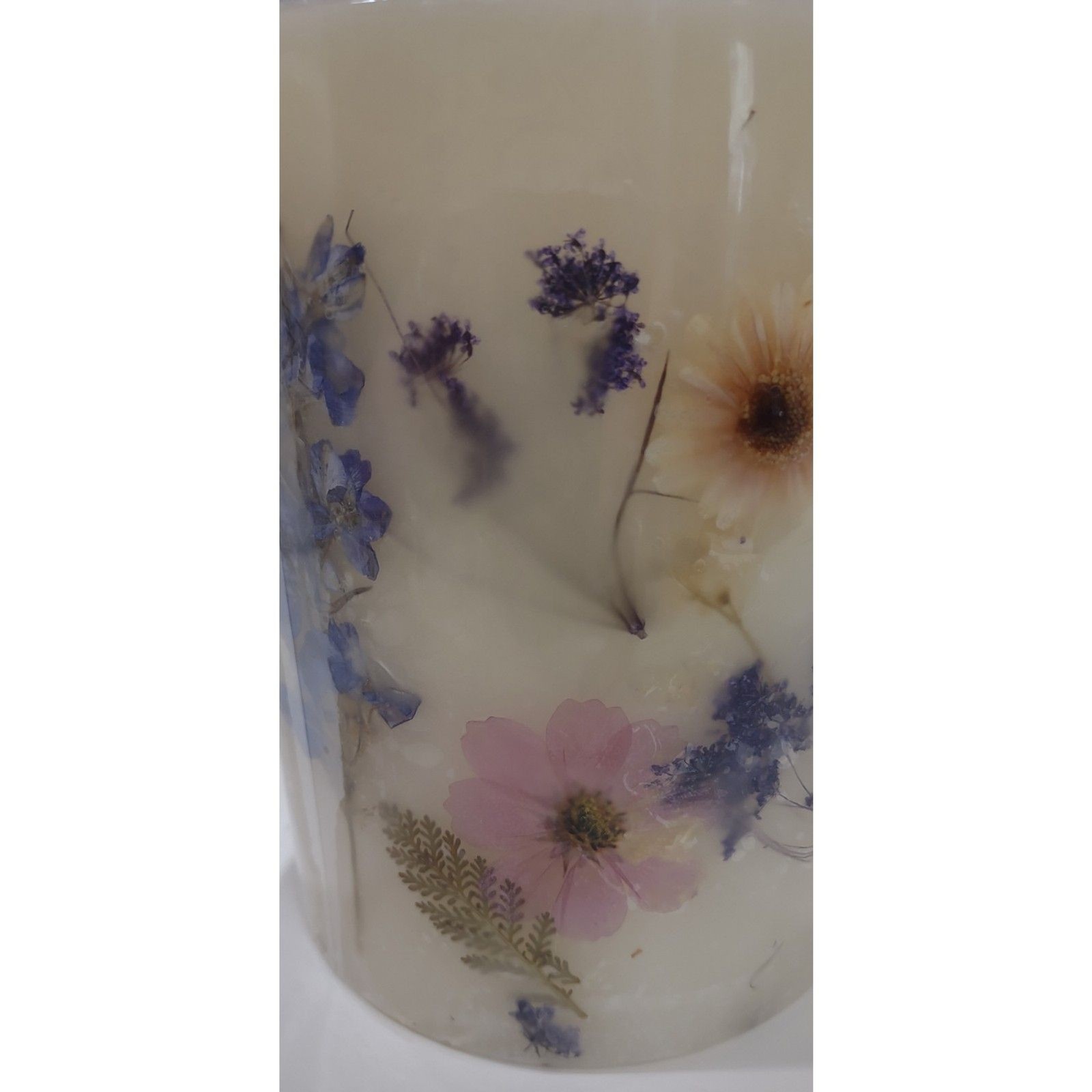 Rosy rings candle – a Colorado based company