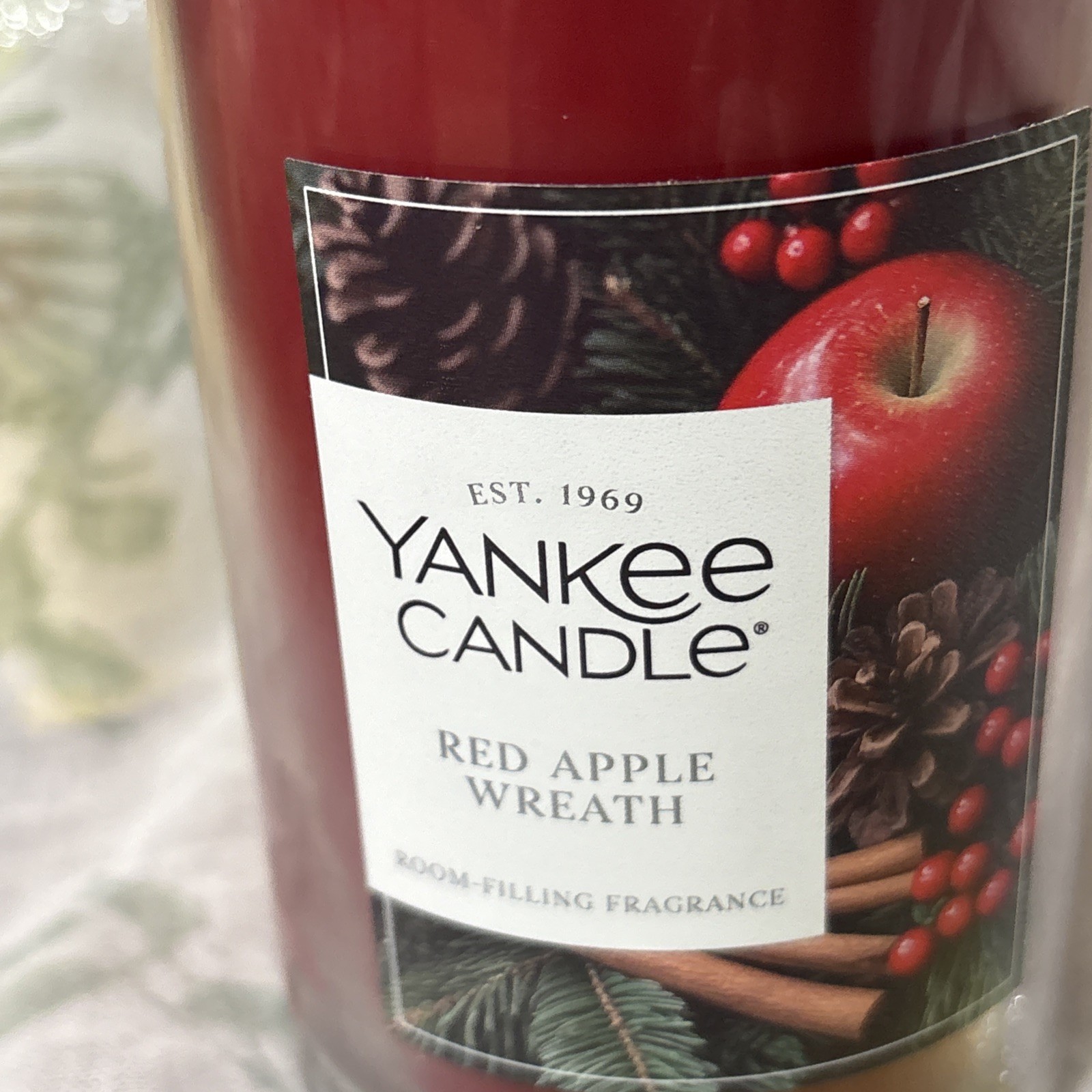 Yankee Candle RED APPLE WREATH 14.25 oz Medium Single Wick Jar Candle New