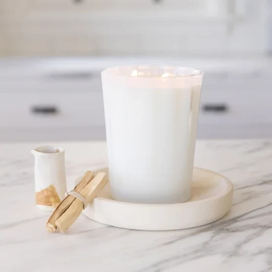 Sand + Fog Spring 57oz Scalloped Candle Rubber Wood Lid Beach Walk New