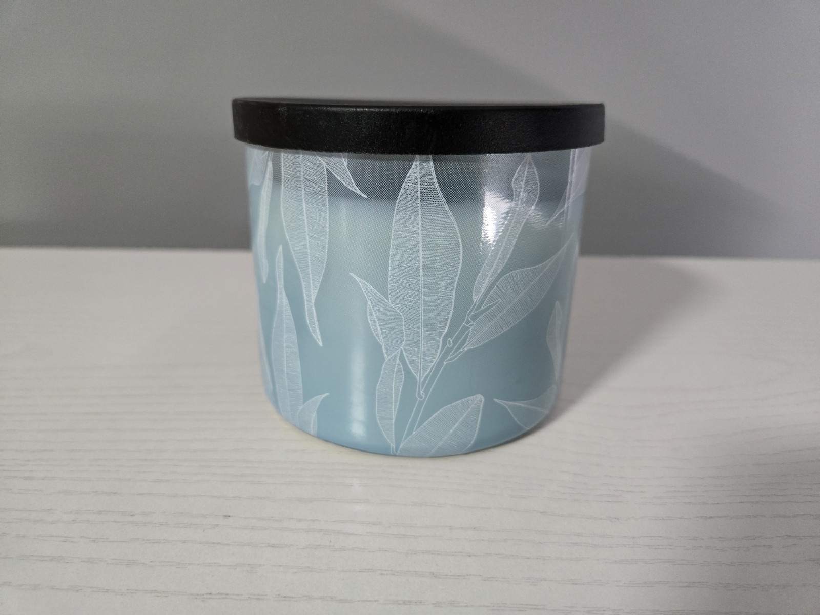 Mainstays Scented Candle – Garden Rain (Green Floral, Water Lily, Apple Blossom)