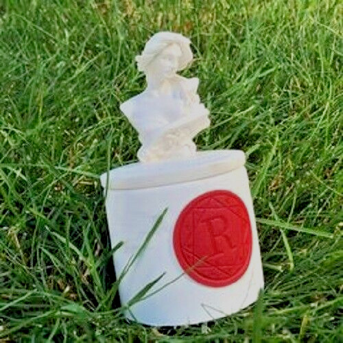Sculpted Cap Scented Candle 3-Scent Pine Rose Floral Gift