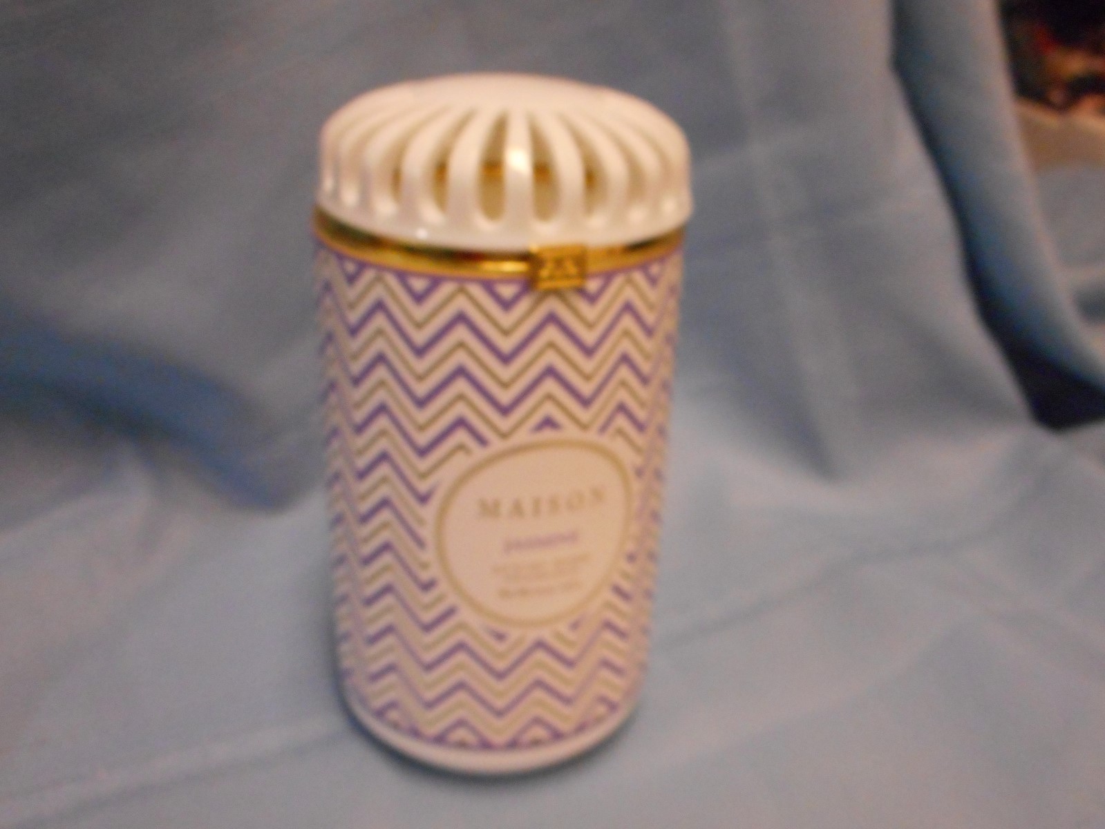 MAISON LUXURY HOME FRAGRANCE CANDLE JASMINE 14 OZ CERAMIC 6.5″ TALL