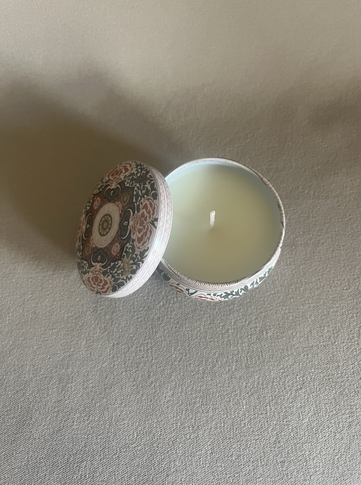 Amorxiao Duftkerzen 2.5 Oz. Coco Cake Scented Soy Wax Candle In Tin, 2 1/2”, New